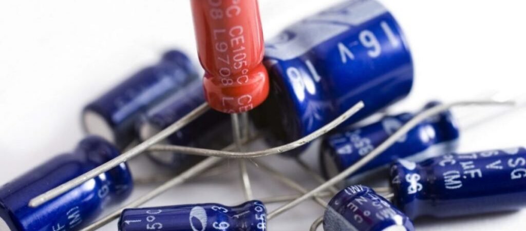 Rôle d’un condensateur : définition, fonctionnement et choix pratique